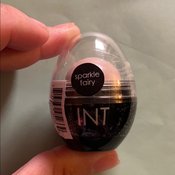 Be a Bombshell “The One Stick” and INT HIGHLIGHT - Picture 4 of 5